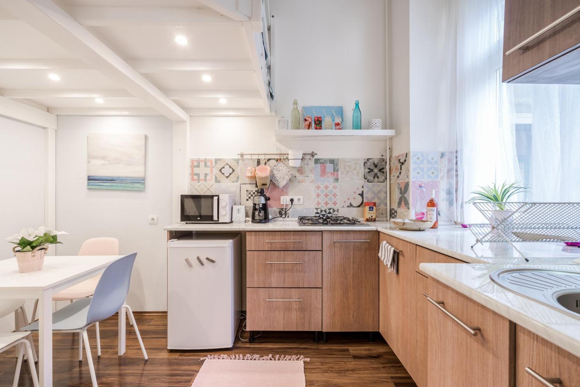 Bpr Stylish Mosaic With Terrace Apartment